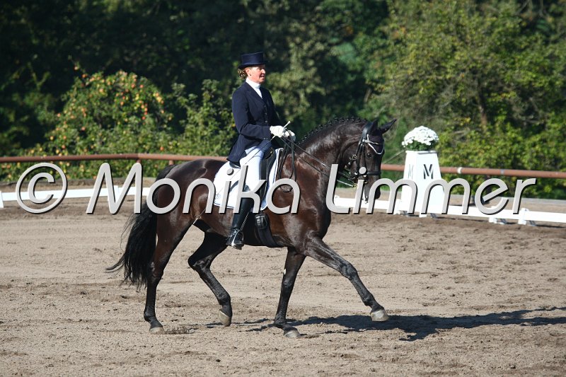 009L1645_Katja Rüsche M Dressur.JPG